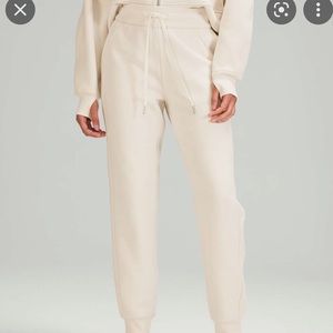 Lululemon scuba high rise relaxed jogger white opal